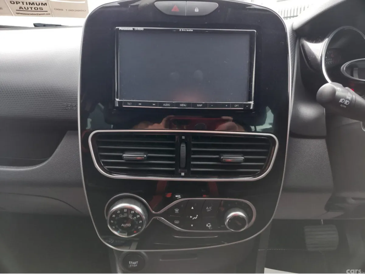 Renault Clio Hatchback, Petrol, 2018, Red