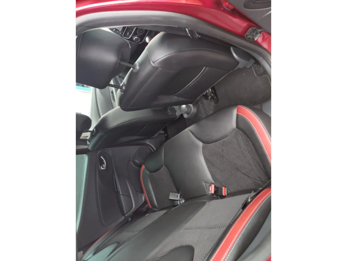 Renault Clio Hatchback, Petrol, 2018, Red