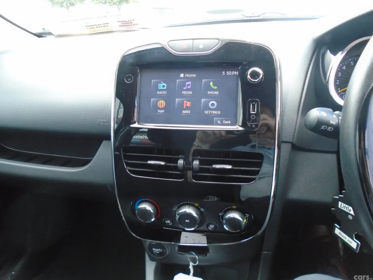 Renault Clio Hatchback, Petrol, 2015, Black
