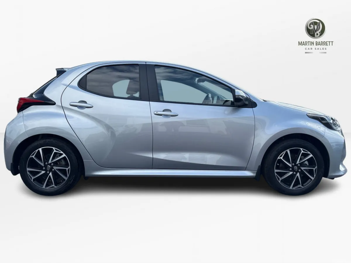 Toyota Yaris Hatchback, Petrol Hybrid, 2022, Grey
