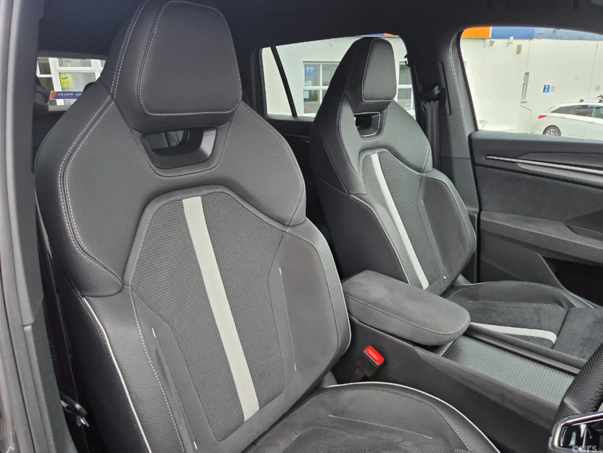 Skoda Kodiaq Estate, Petrol Plug-in Hybrid, 2025, Grey