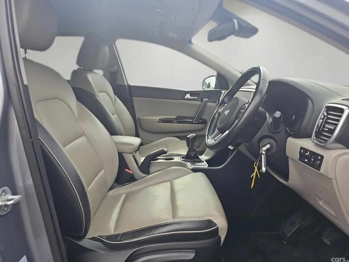Kia Sportage SUV, Diesel Hybrid, 2021, Grey