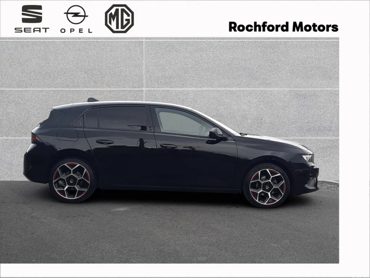 Opel Astra Hatchback, Petrol, 2024, Black