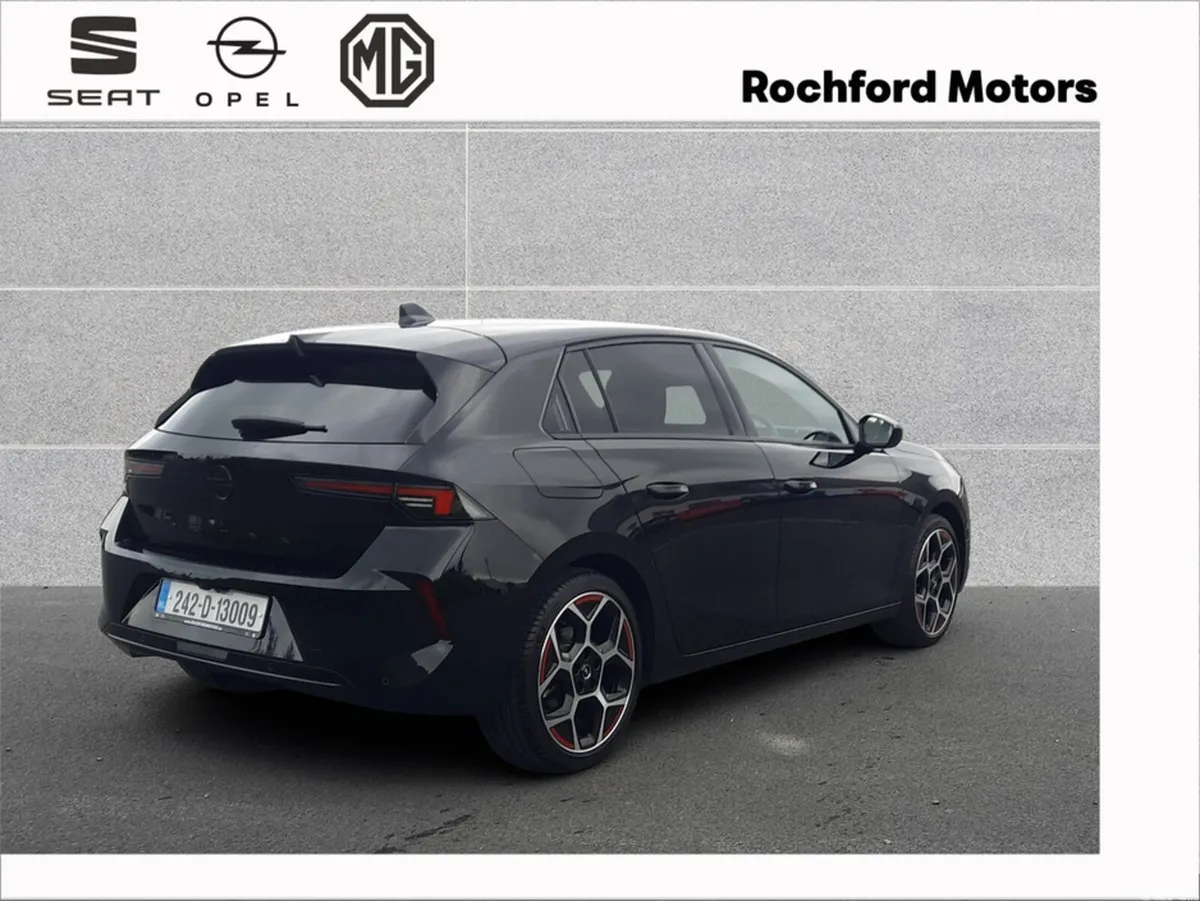 Opel Astra Hatchback, Petrol, 2024, Black