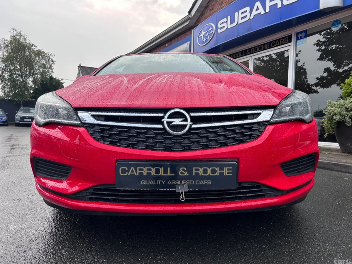 Opel Astra Hatchback, Petrol, 2017, Red
