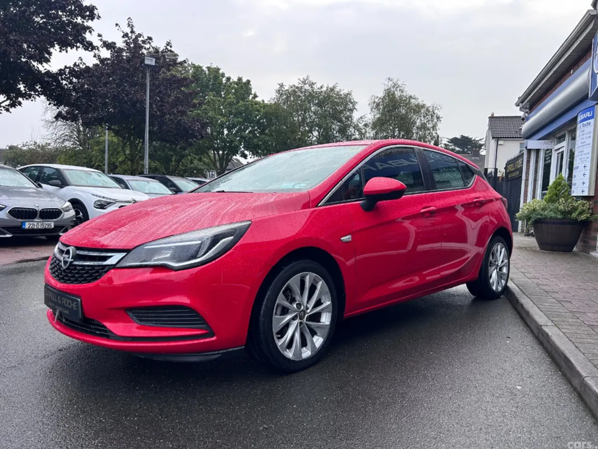 Opel Astra Hatchback, Petrol, 2017, Red