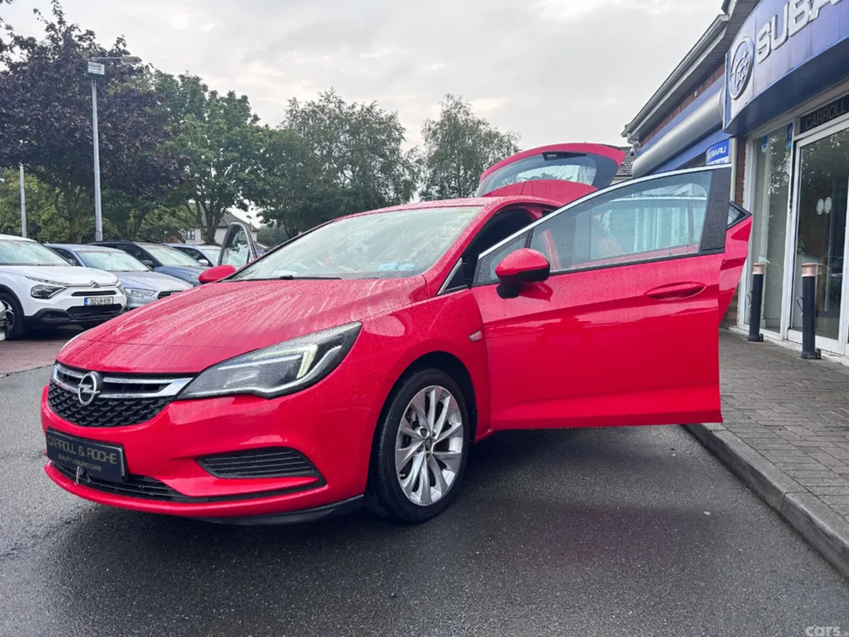 Opel Astra Hatchback, Petrol, 2017, Red