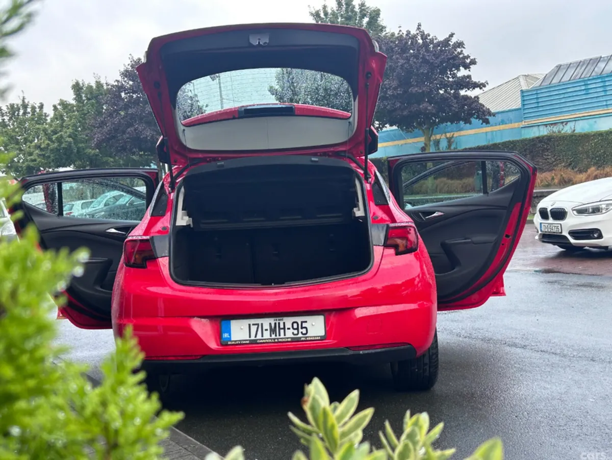 Opel Astra Hatchback, Petrol, 2017, Red