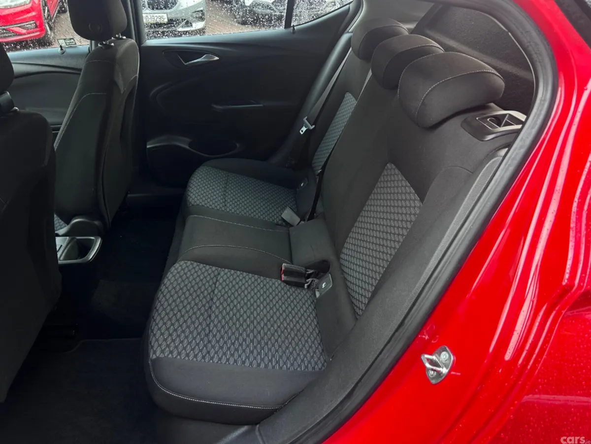 Opel Astra Hatchback, Petrol, 2017, Red
