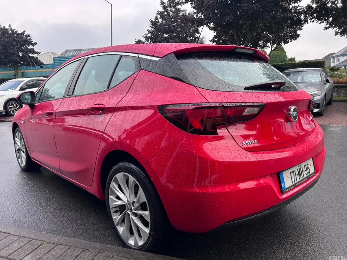 Opel Astra Hatchback, Petrol, 2017, Red