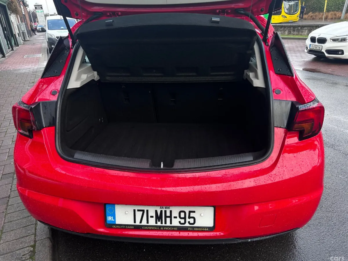 Opel Astra Hatchback, Petrol, 2017, Red
