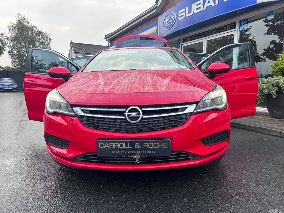 Opel Astra Hatchback, Petrol, 2017, Red