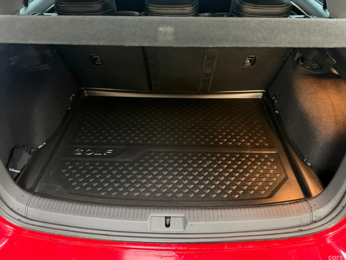 Volkswagen Golf Hatchback, Petrol, 2014, Red
