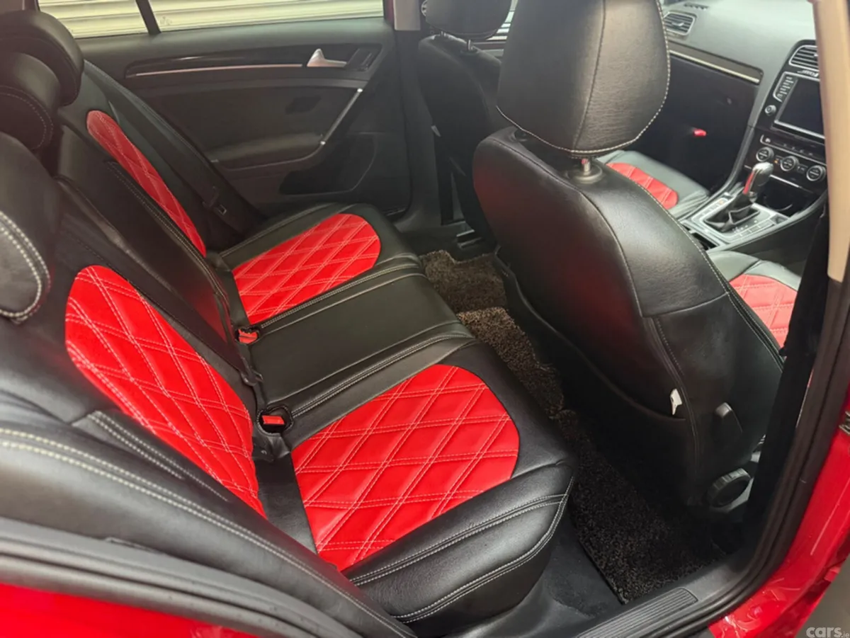 Volkswagen Golf Hatchback, Petrol, 2014, Red