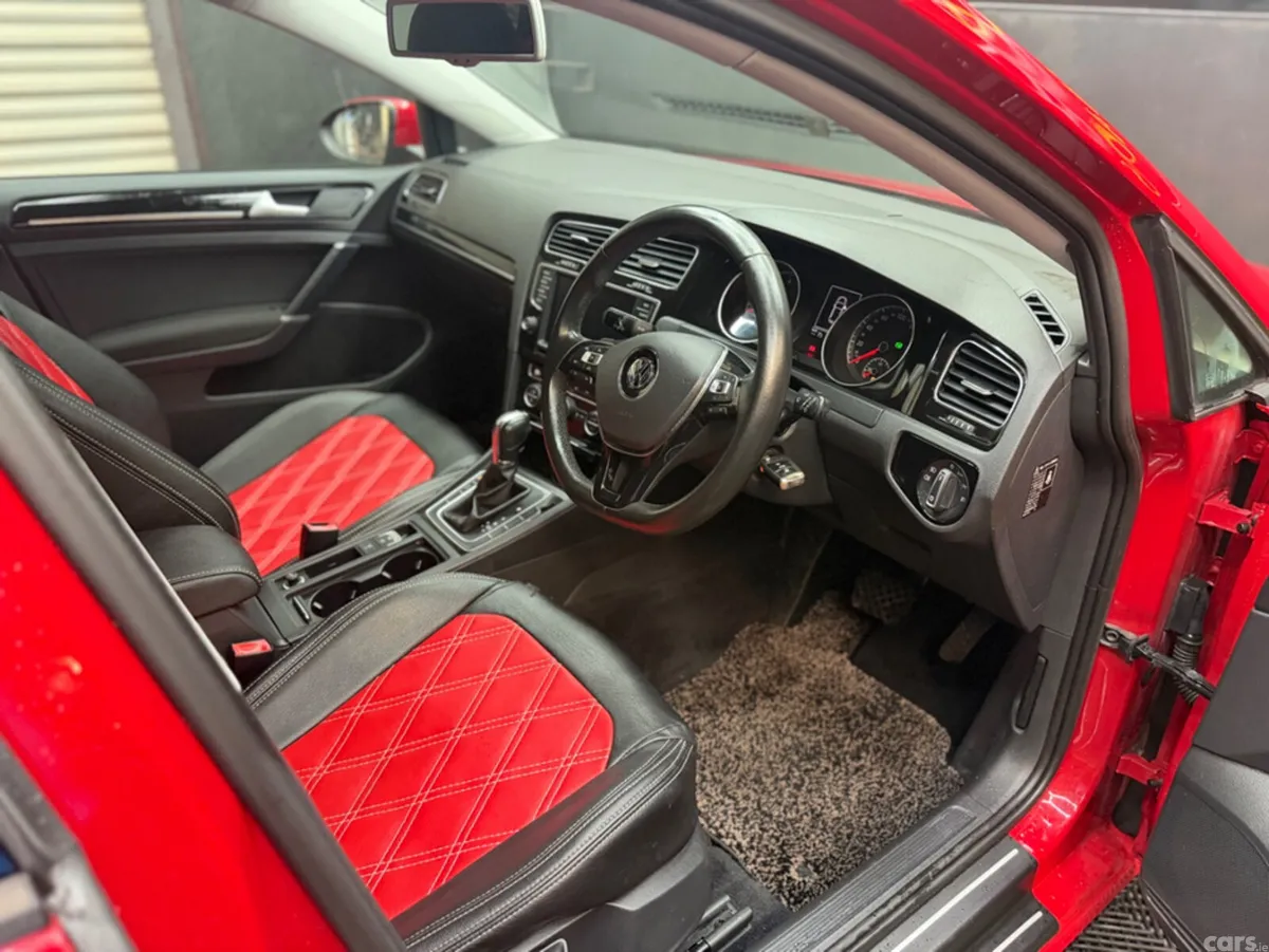 Volkswagen Golf Hatchback, Petrol, 2014, Red