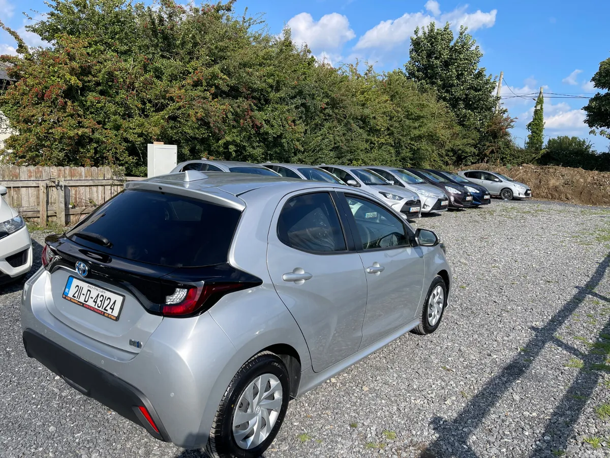 Toyota Yaris Hatchback, Petrol Hybrid, 2021, Silver