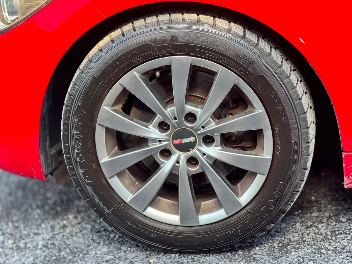 BMW 1-Series Hatchback, Petrol, 2013, Red