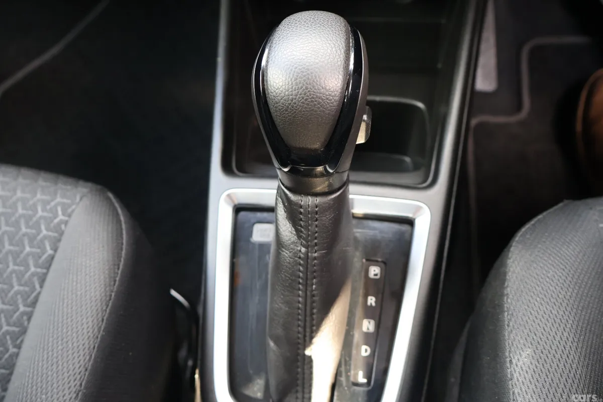 Suzuki Swift Hatchback, Petrol, 2019, Silver