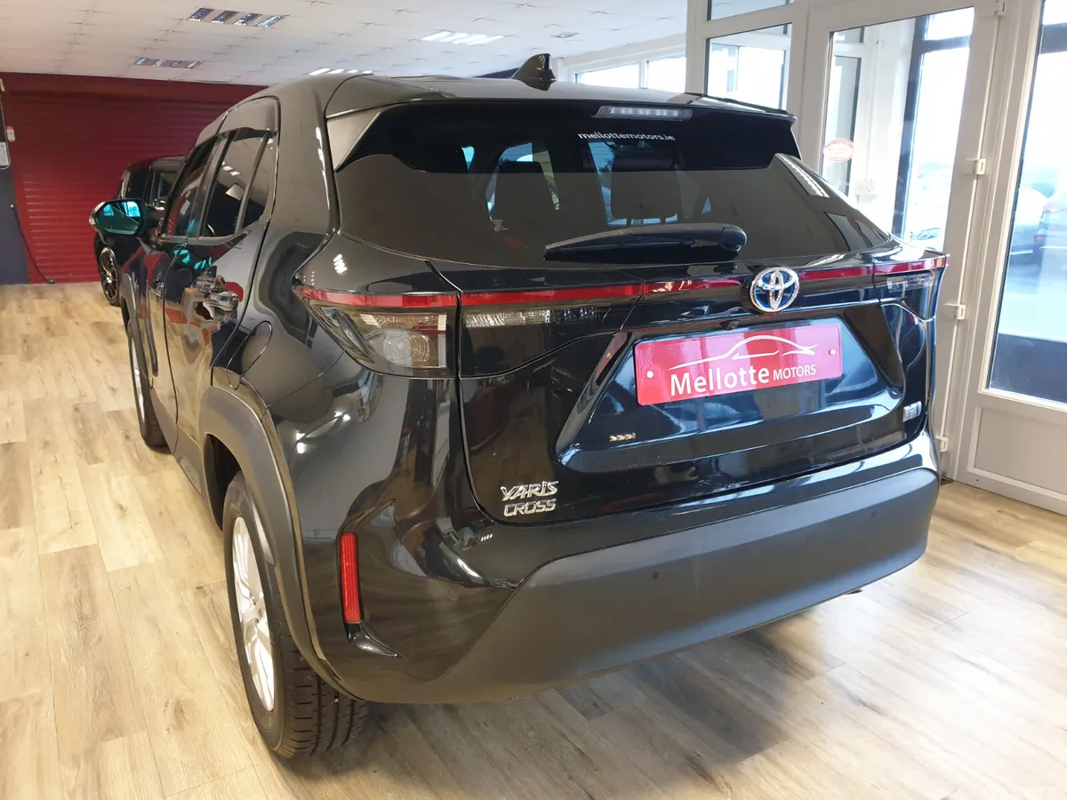 Toyota Yaris Cross Hatchback, Petrol Hybrid, 2021, Black