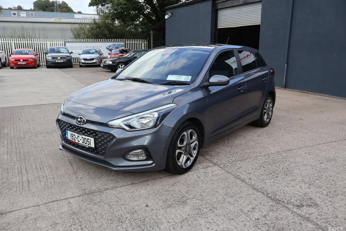Hyundai i20 Hatchback, Petrol, 2019, Grey