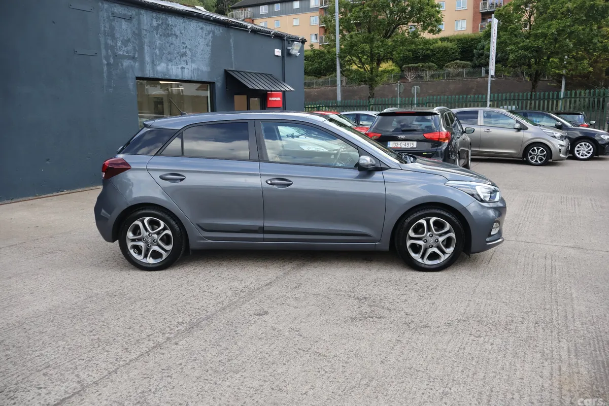 Hyundai i20 Hatchback, Petrol, 2019, Grey
