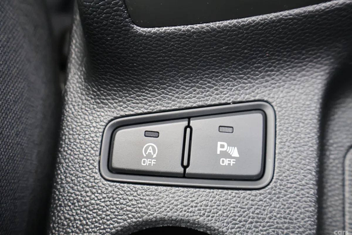 Hyundai i20 Hatchback, Petrol, 2019, Grey
