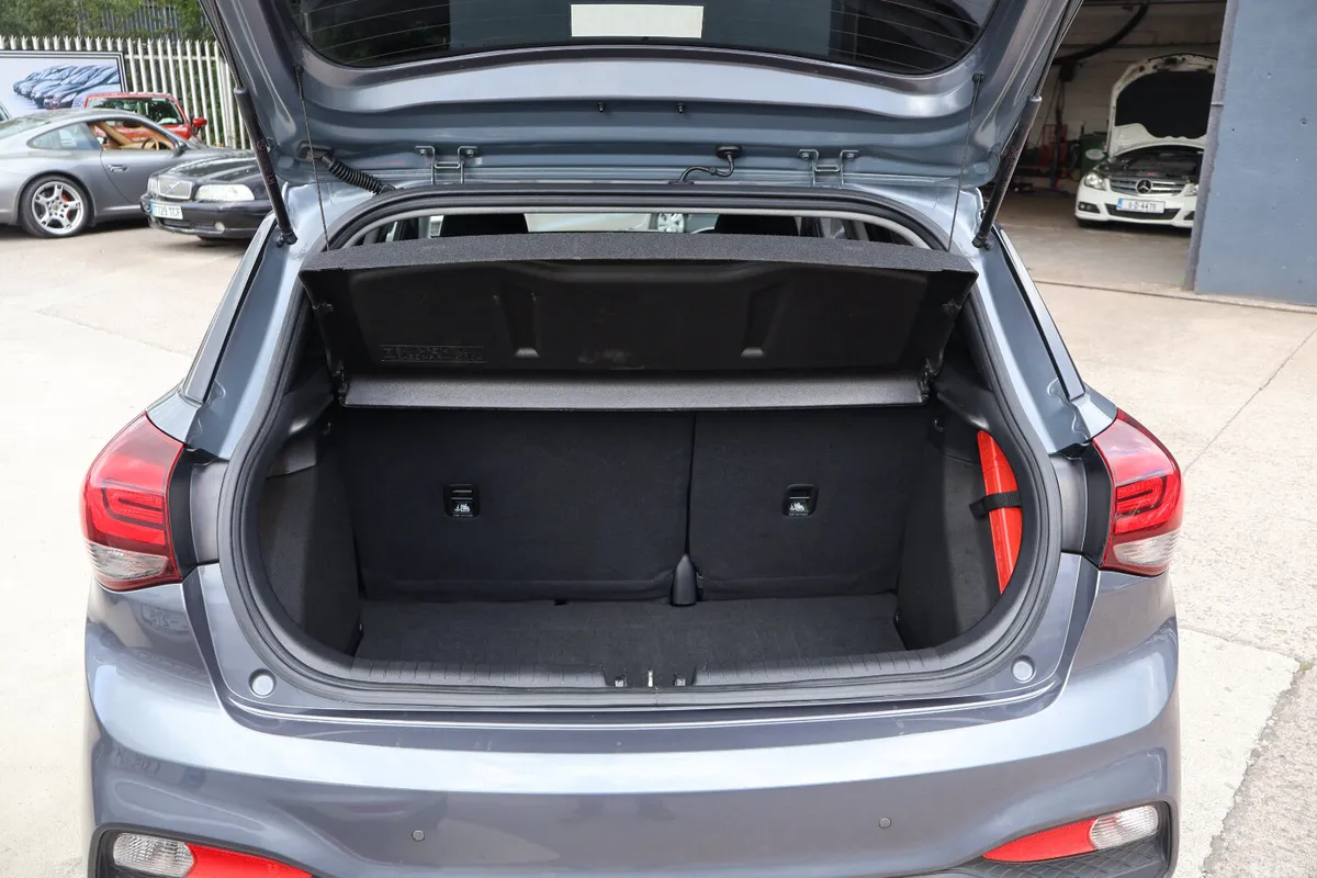Hyundai i20 Hatchback, Petrol, 2019, Grey