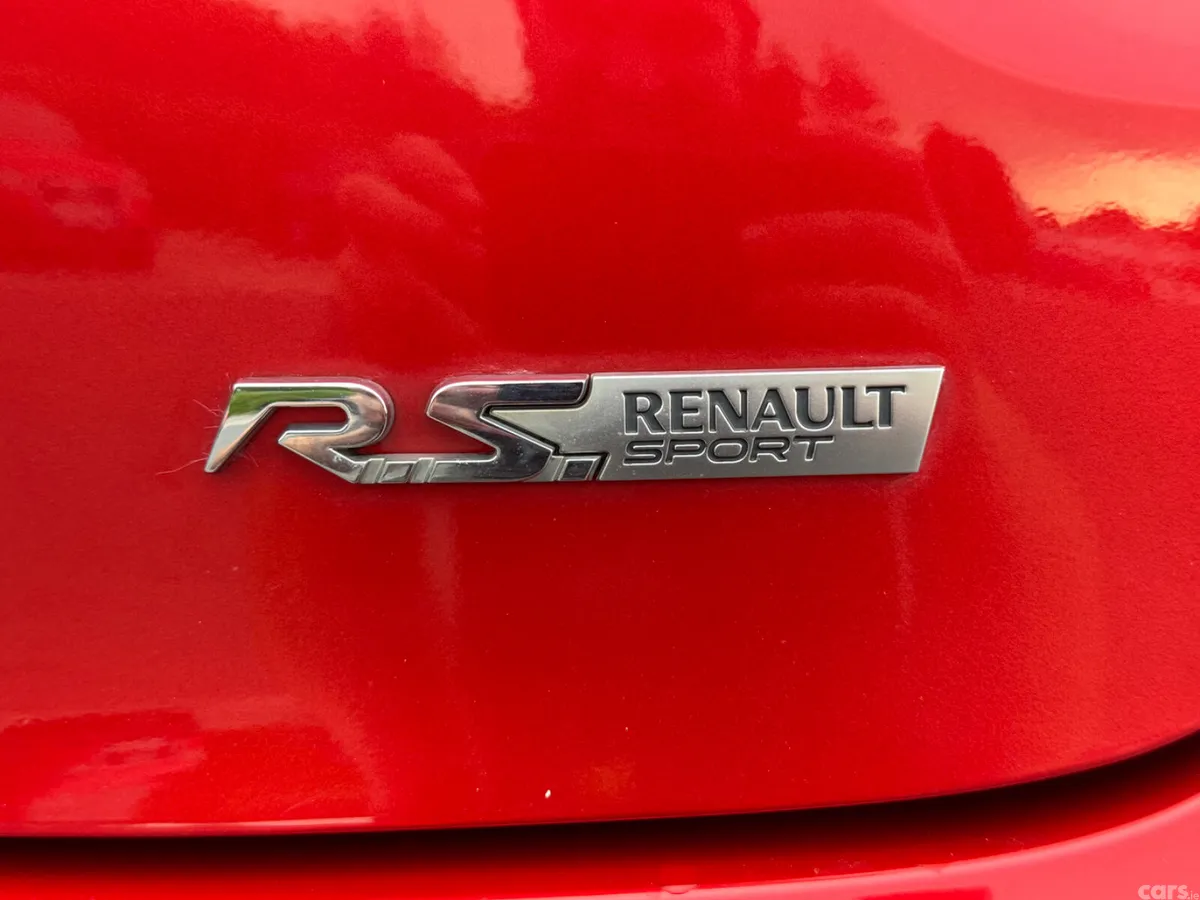 Renault Clio Hatchback, Petrol, 2015, Red