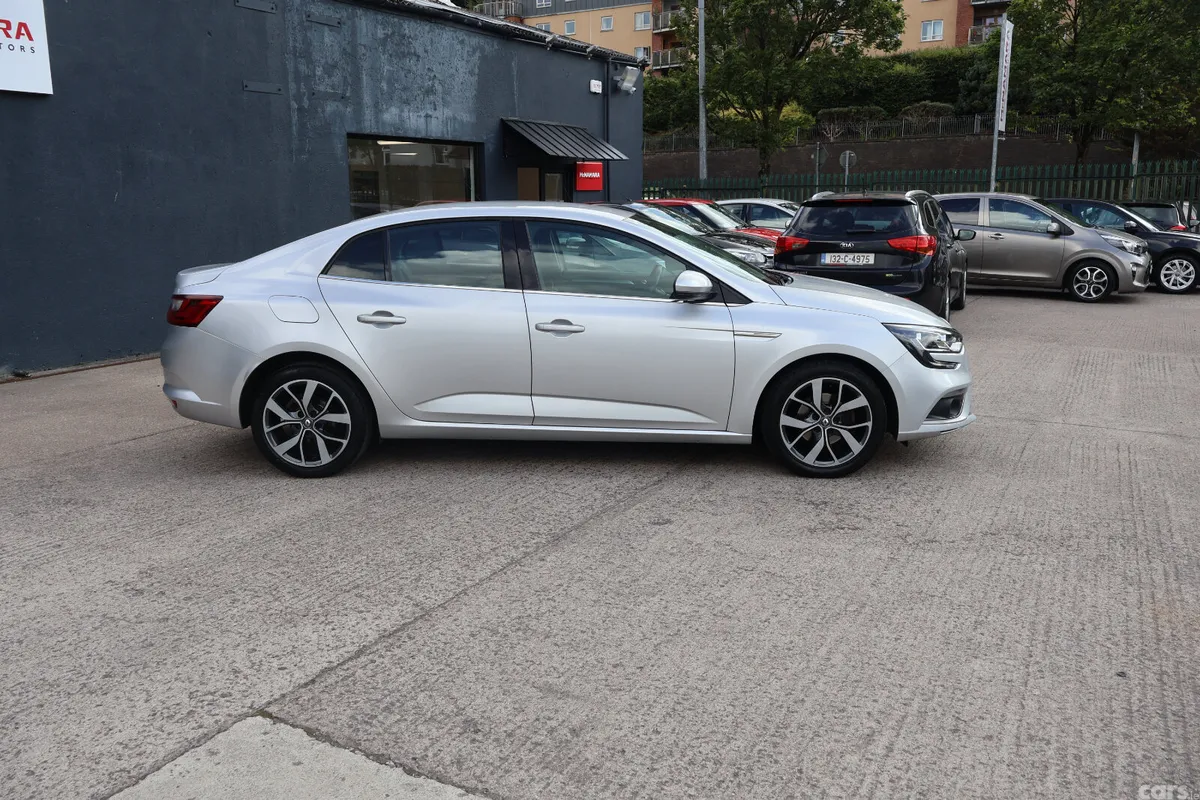 Renault Megane Saloon, Diesel, 2017, Silver