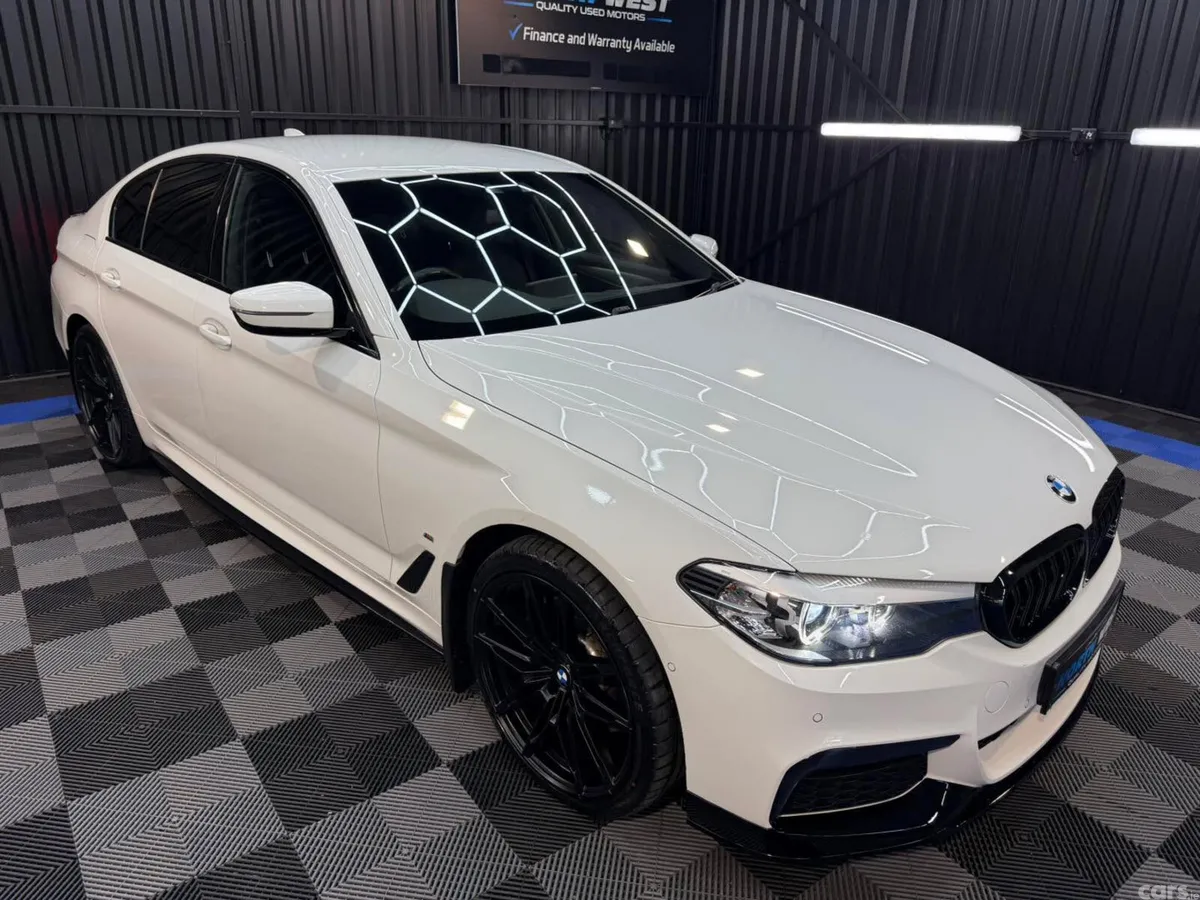 BMW 5-Series Saloon, Petrol Hybrid, 2019, White