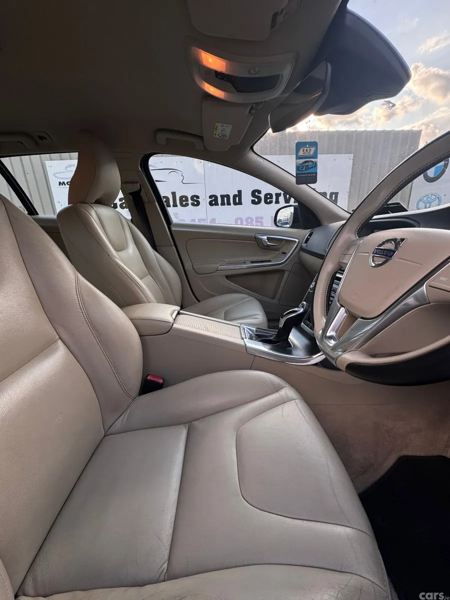 Volvo V60 Estate, Diesel, 2015, Bronze