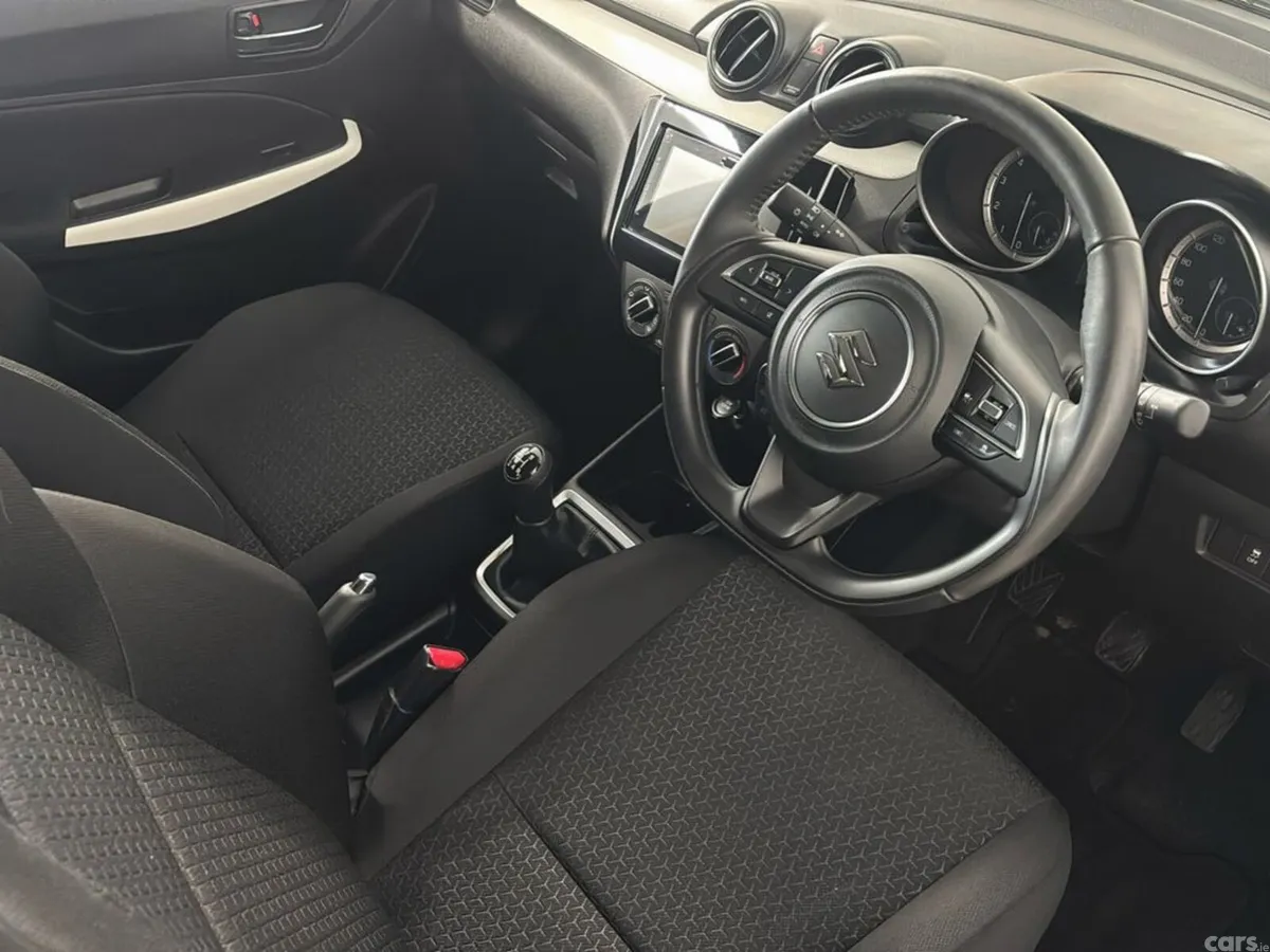 Suzuki Swift Hatchback, Petrol, 2024, Blue
