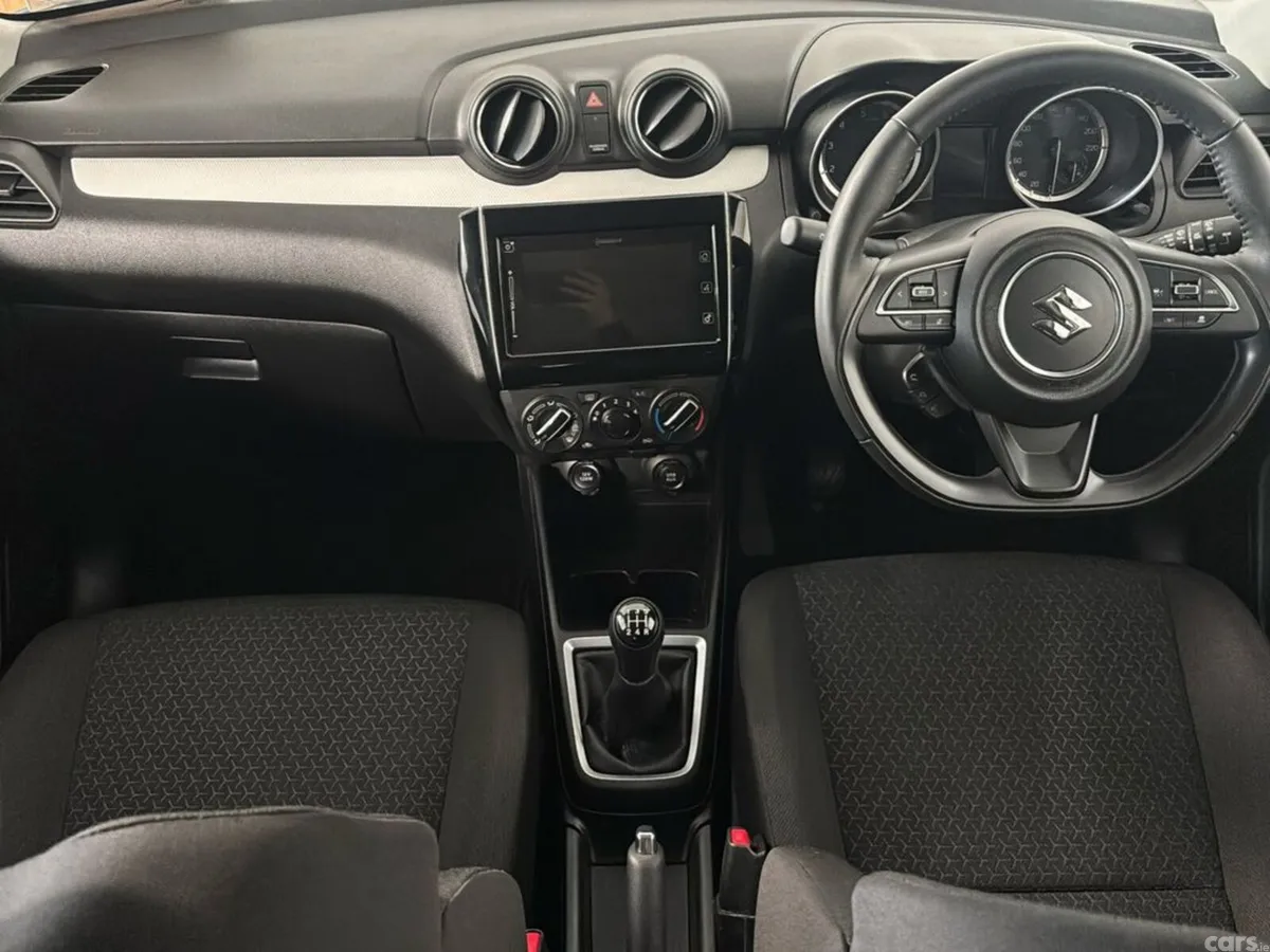 Suzuki Swift Hatchback, Petrol, 2024, Blue