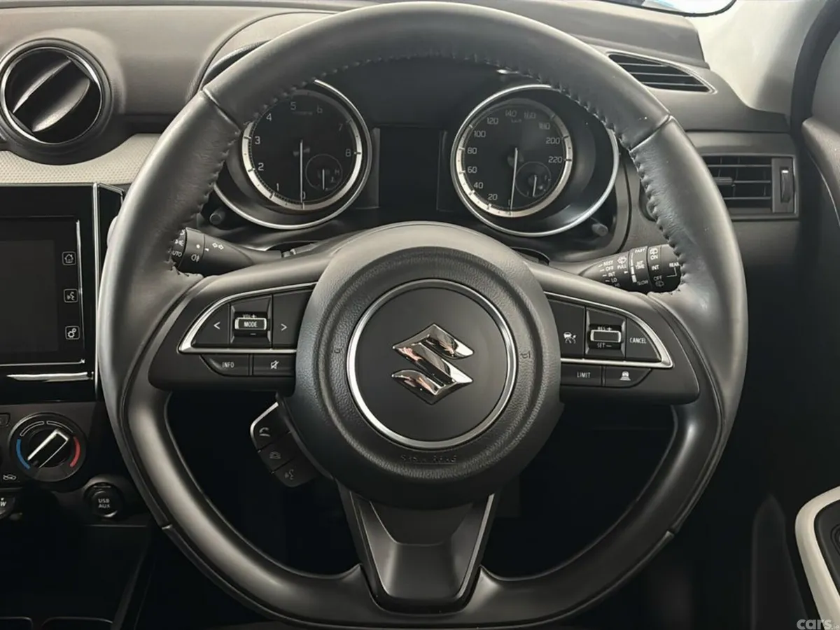 Suzuki Swift Hatchback, Petrol, 2024, Blue