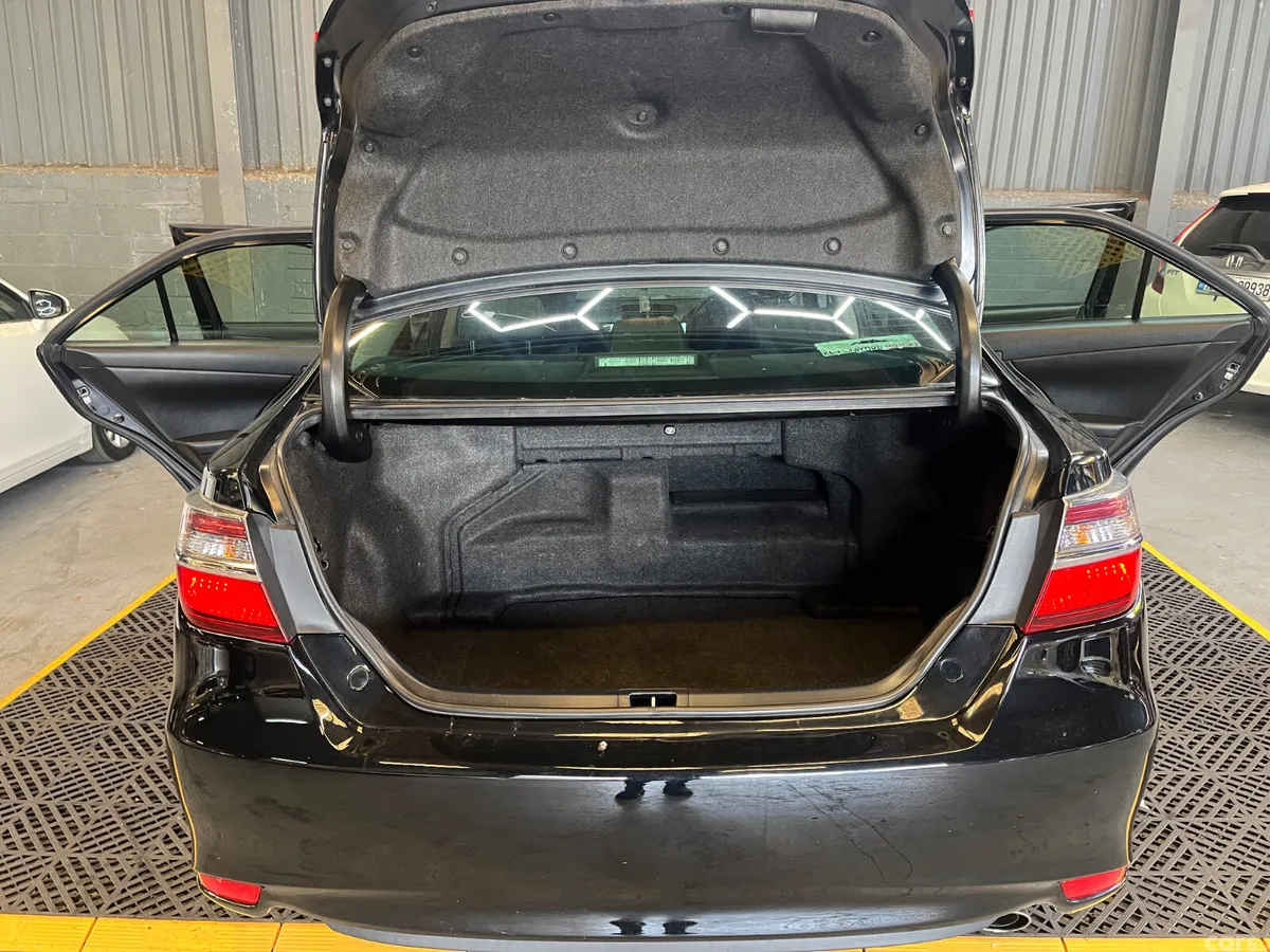 Toyota Camry Saloon, Petrol Hybrid, 2015, Black