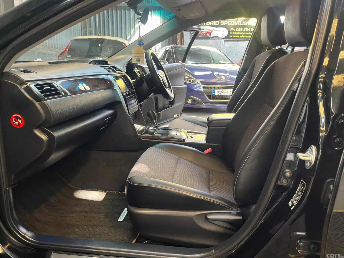 Toyota Camry Saloon, Petrol Hybrid, 2015, Black