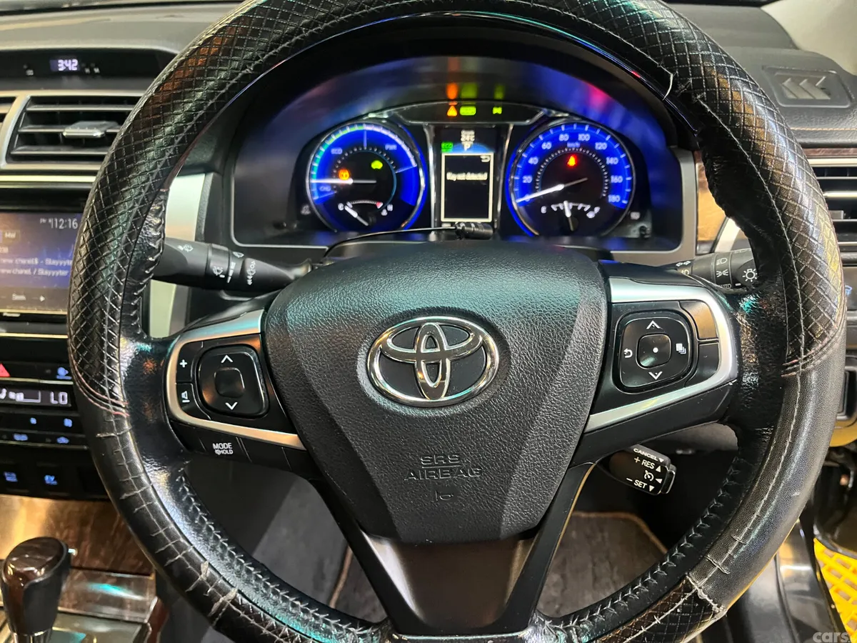 Toyota Camry Saloon, Petrol Hybrid, 2015, Black