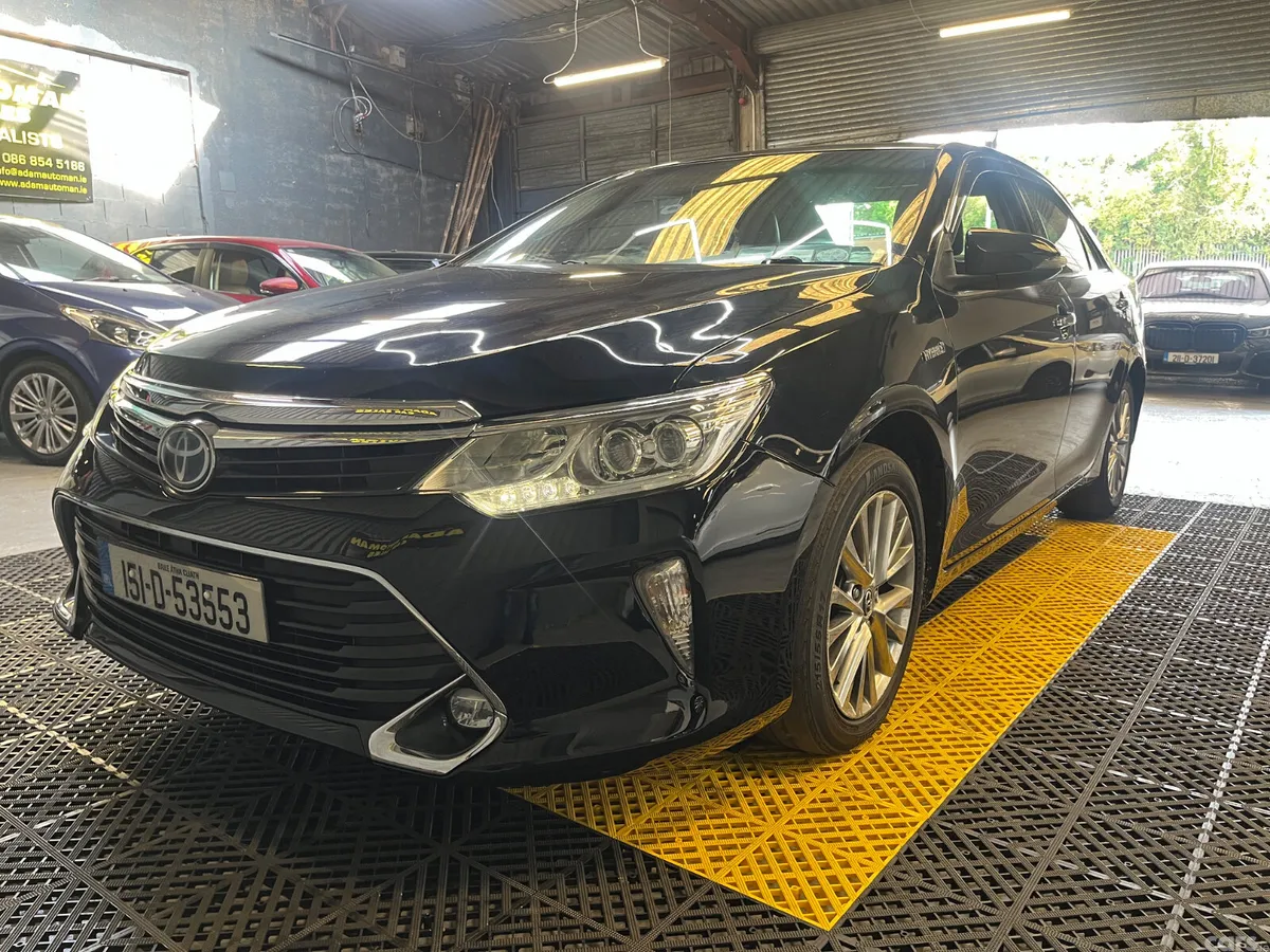 Toyota Camry Saloon, Petrol Hybrid, 2015, Black