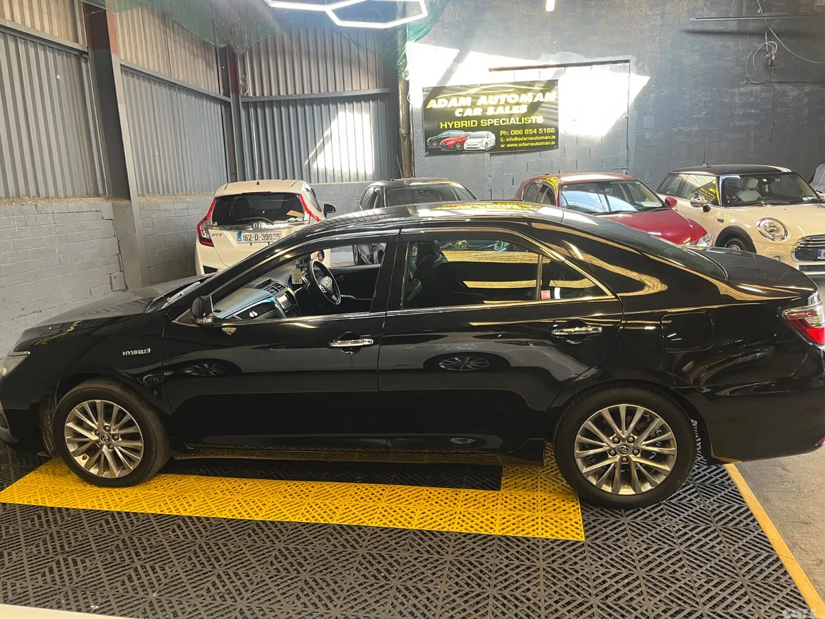 Toyota Camry Saloon, Petrol Hybrid, 2015, Black