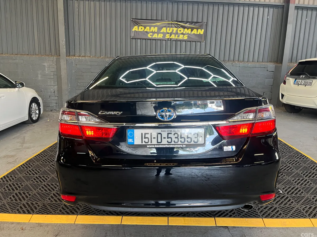 Toyota Camry Saloon, Petrol Hybrid, 2015, Black