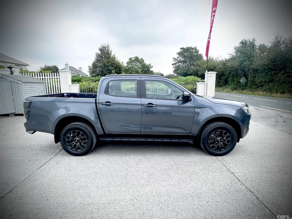 Isuzu D-Max Pick Up, Diesel, 2026, Grey