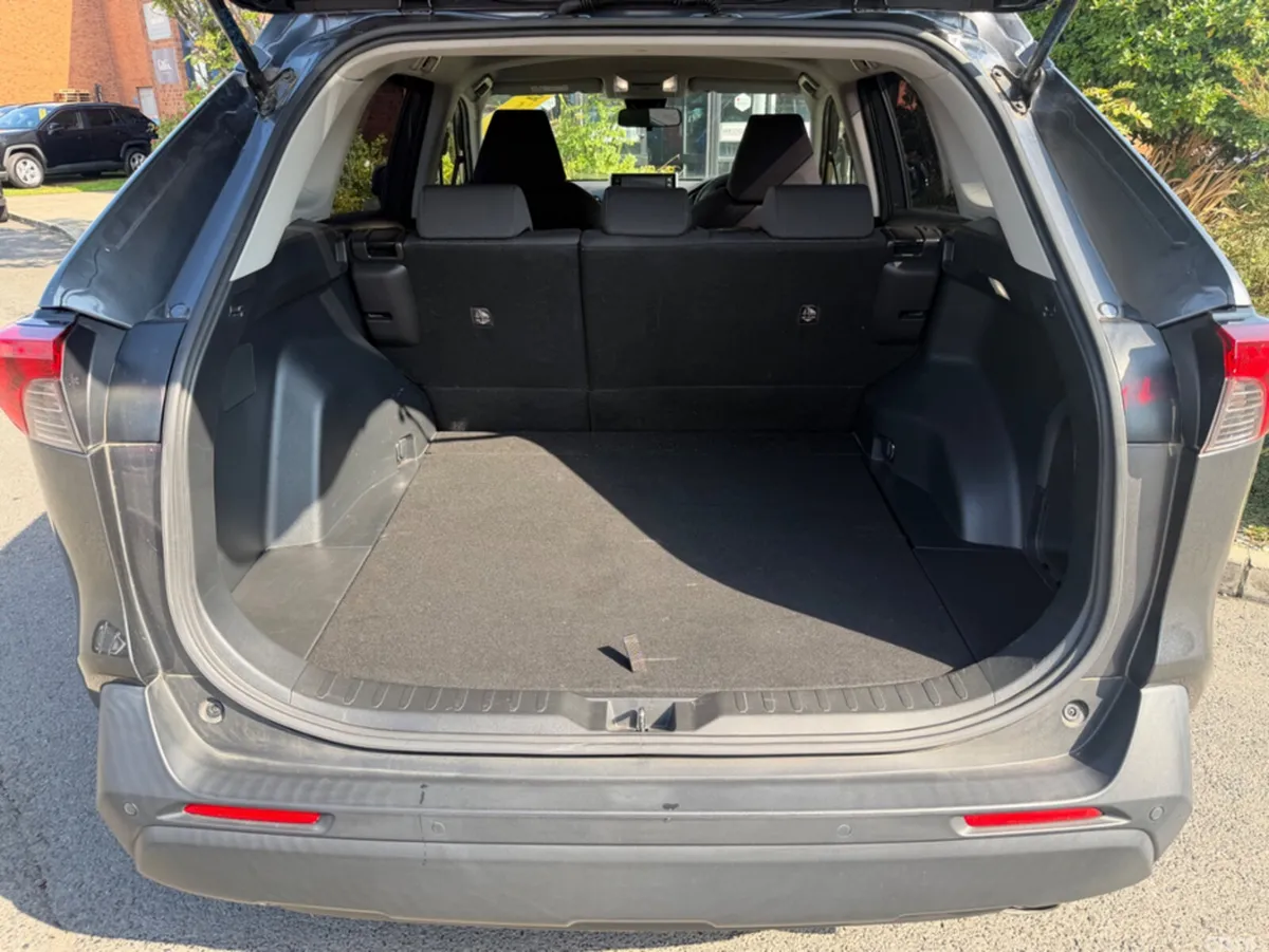 Toyota RAV4 SUV, Petrol Hybrid, 2022, Grey