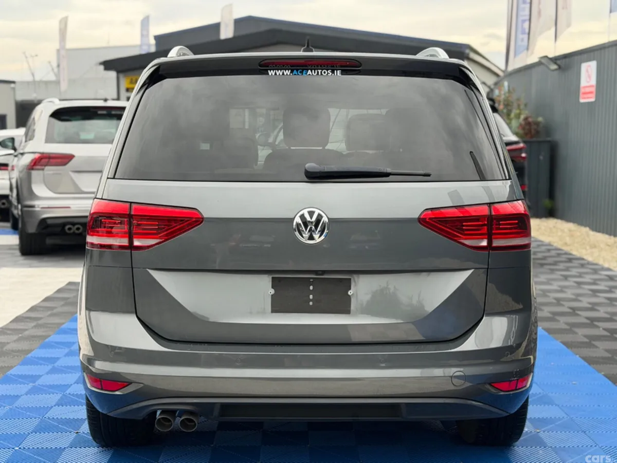 Volkswagen Touran MPV, Diesel, 2018, Grey