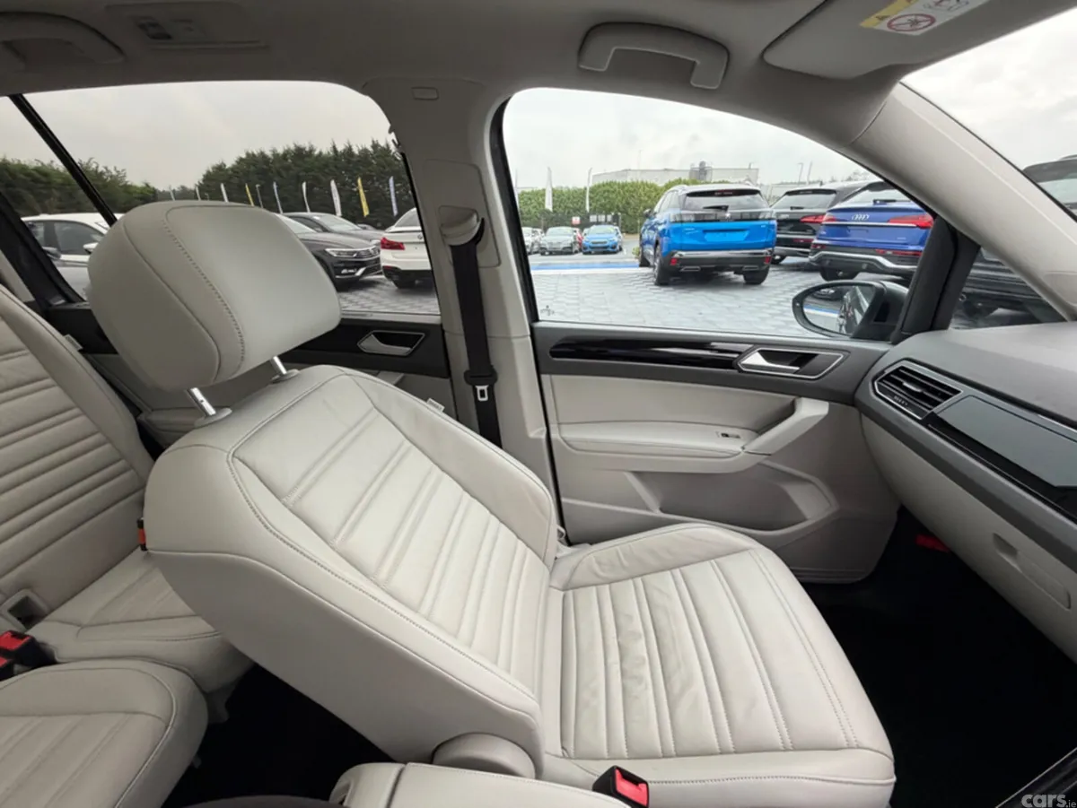 Volkswagen Touran MPV, Diesel, 2018, Grey