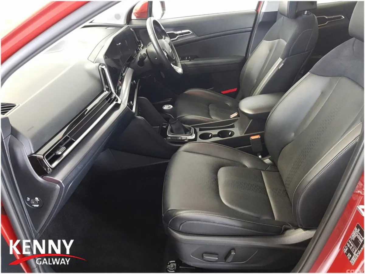 Kia Sportage MPV, Diesel, 2024, Red