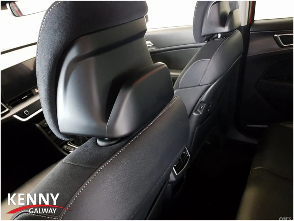 Kia Sportage MPV, Diesel, 2024, Red