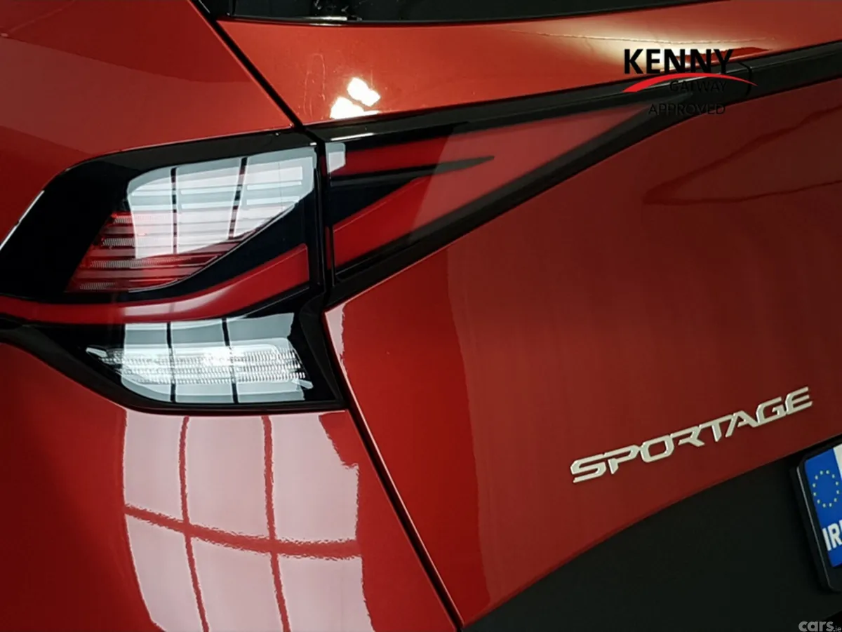 Kia Sportage MPV, Diesel, 2024, Red