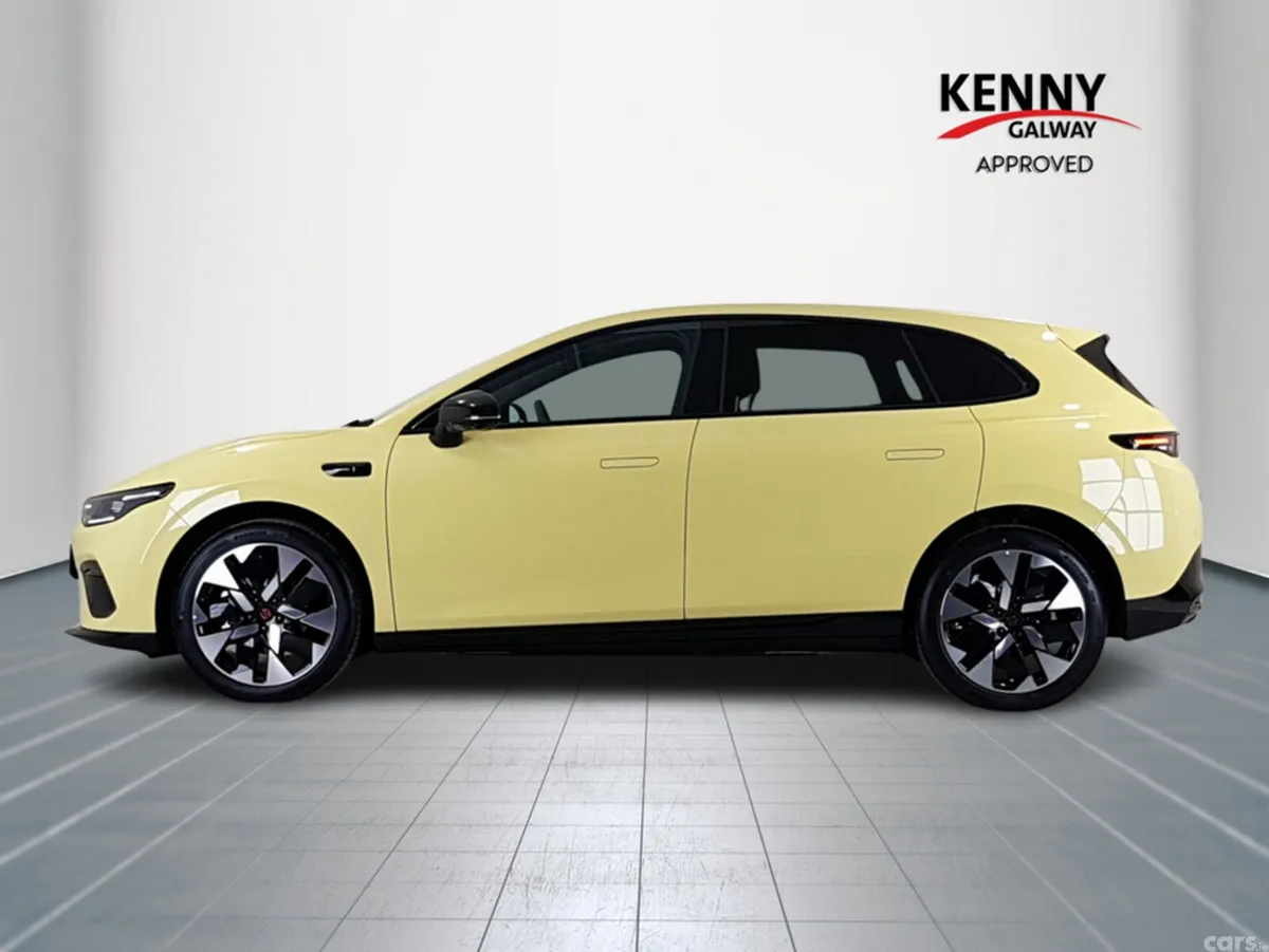 Leapmotor B05 Hatchback, Electric, 2026, Yellow