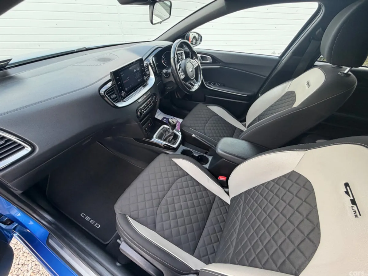 Kia Ceed Hatchback, Diesel, 2020, Blue