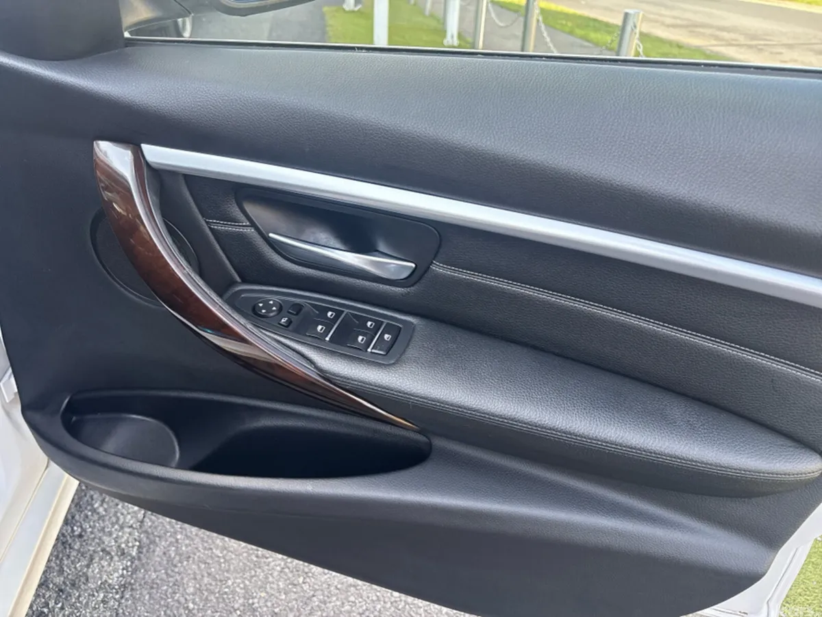 BMW 3-Series Saloon, Petrol Hybrid, 2018, White